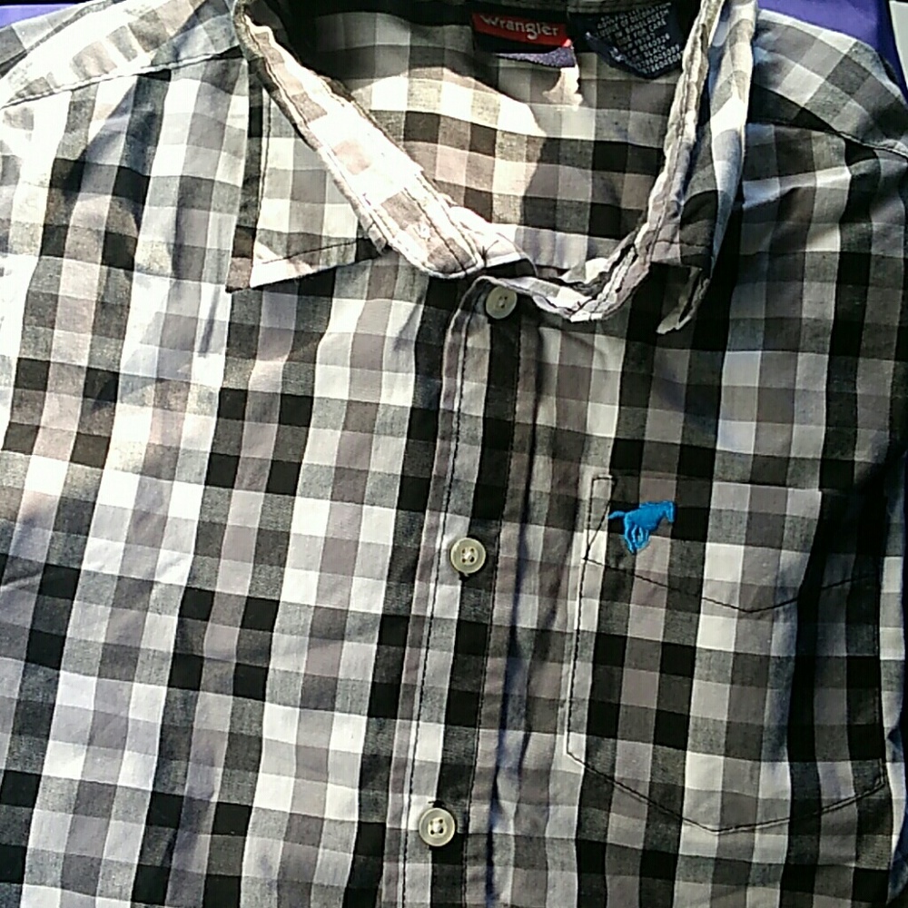 All 3 boy short sleeve shirts Wrangler size 10/12
